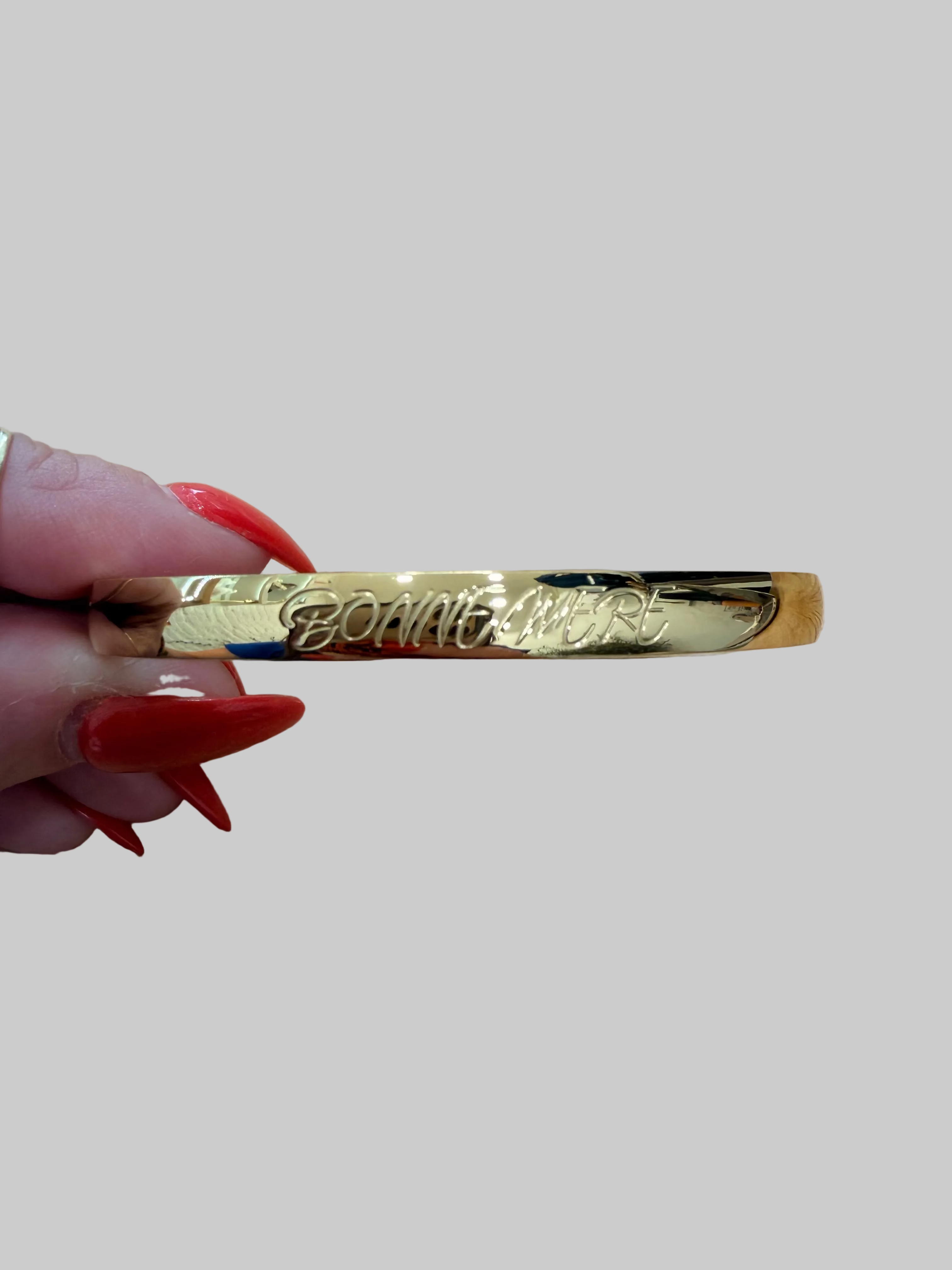 Gold bangle with Bonne Mere "Good Mother" engraving